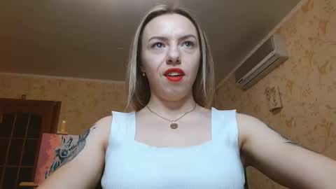 VanillaMuffin online show from November 13, 2025, 1:43 pm