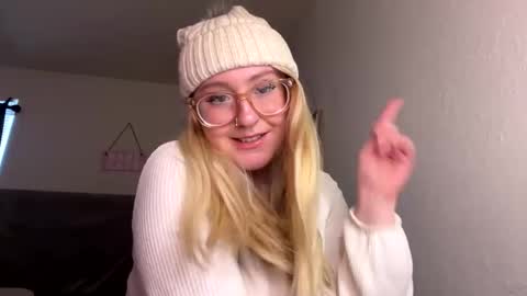 Snapshot of vanillapuddingpie chatting on January 10, 2025, 9:53 pm vanillapuddingpie online show from January 10, 2025, 9:53 pm