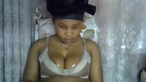vanillavenus online show from June 28, 2026, 1:06 pm