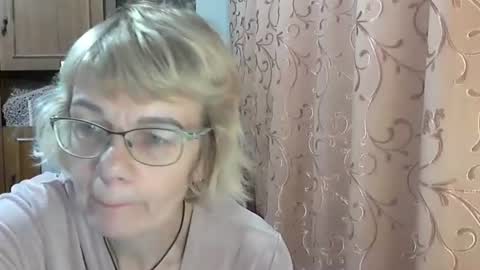 Snapshot of vanillaxcreamy chatting on December 15, 2024, 2:37 pm Vanillaxcreamy online show from December 15, 2024, 2:37 pm