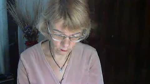 Snapshot of vanillaxcreamy chatting on January 23, 2025, 10:22 am Vanillaxcreamy online show from January 23, 2025, 10:22 am