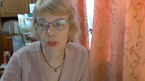 Snapshot of vanillaxcreamy chatting on February 25, 2025, 3:05 pm Vanillaxcreamy online show from February 25, 2025, 3:05 pm