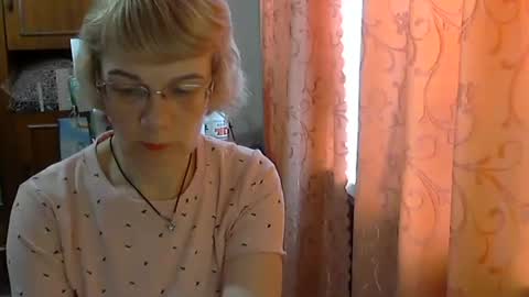 Snapshot of vanillaxcreamy chatting on March 1, 2025, 11:39 am Vanillaxcreamy online show from March 1, 2025, 11:39 am