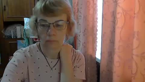 Snapshot of vanillaxcreamy chatting on March 3, 2025, 11:55 am Vanillaxcreamy online show from March 3, 2025, 11:55 am