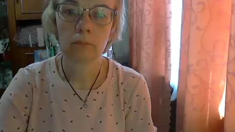 Snapshot of vanillaxcreamy chatting on March 6, 2025, 10:30 am Vanillaxcreamy online show from March 6, 2025, 10:30 am