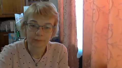 Snapshot of vanillaxcreamy chatting on March 7, 2025, 10:13 am Vanillaxcreamy online show from March 7, 2025, 10:13 am