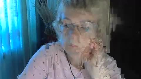 Snapshot of vanillaxcreamy chatting on September 26, 2025, 8:40 am Vanillaxcreamy online show from September 26, 2025, 8:40 am