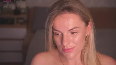 Sophie online show from June 1, 2026, 9:38 pm