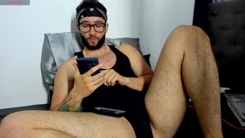 Snapshot of vann_helsing chatting on February 24, 2025, 7:09 pm Van online show from February 24, 2025, 7:09 pm