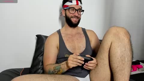 Snapshot of vann_helsing chatting on March 3, 2025, 5:18 pm Van online show from March 3, 2025, 5:18 pm