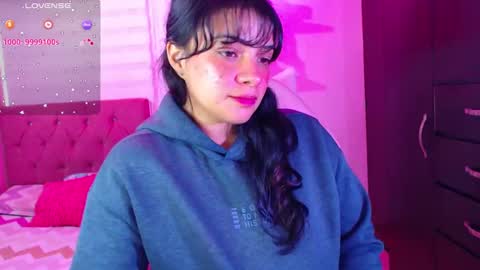 Snapshot of vannessa_shy chatting on January 8, 2025, 8:50 pm Vanesa online show from January 8, 2025, 8:50 pm