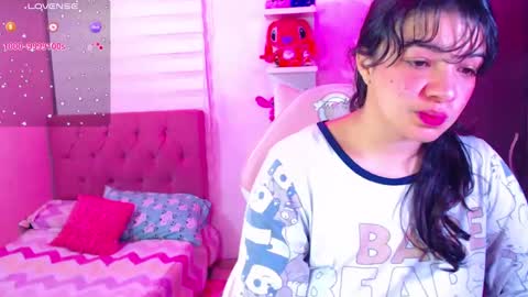 Snapshot of vannessa_shy chatting on January 18, 2025, 11:11 am Vanesa online show from January 18, 2025, 11:11 am