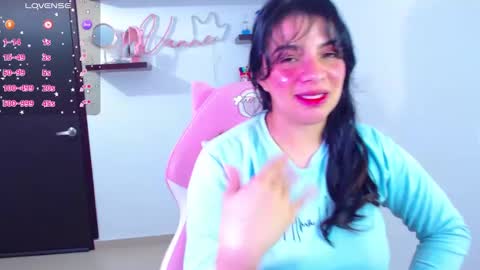 Snapshot of vannessa_shy chatting on February 6, 2025, 11:48 pm Vanesa online show from February 6, 2025, 11:48 pm