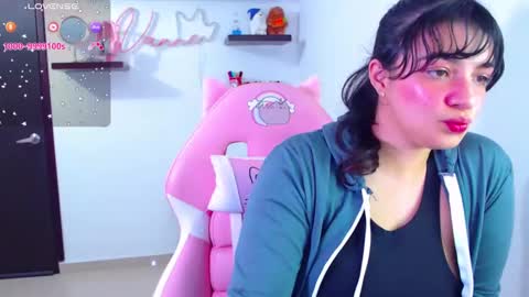 Snapshot of vannessa_shy chatting on February 25, 2025, 10:29 pm Vanesa online show from February 25, 2025, 10:29 pm