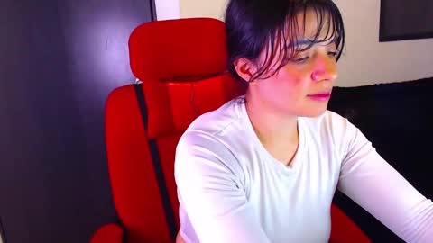 Snapshot of vannessa_shy chatting on October 19, 2025, 12:44 am Vanesa online show from October 19, 2025, 12:44 am