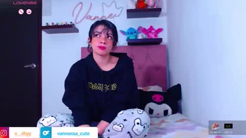 Snapshot of vannessa_shy chatting on October 30, 2025, 11:27 pm Vanesa online show from October 30, 2025, 11:27 pm