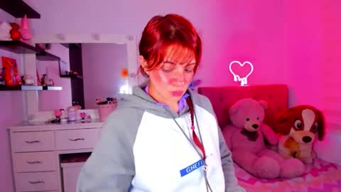 Snapshot of vannessa_shy chatting on June 4, 2026, 8:37 pm Vanesa online show from June 4, 2026, 8:37 pm