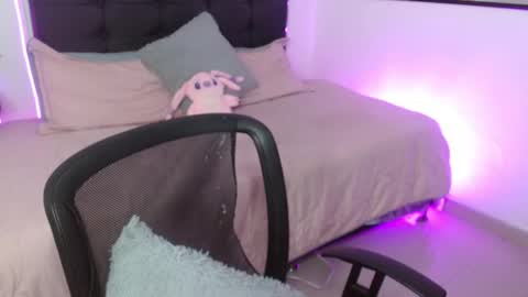 vane online show from February 17, 2026, 9:21 pm