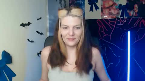 Snapshot of vanrey_ chatting on April 26, 2026, 6:44 am Vanessa online show from April 26, 2026, 6:44 am
