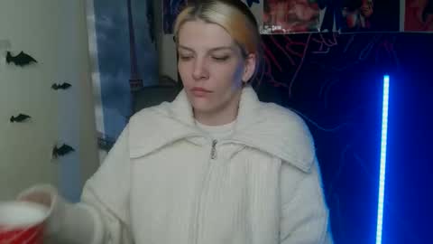 Snapshot of vanrey_ chatting on May 1, 2026, 9:03 am Vanessa online show from May 1, 2026, 9:03 am