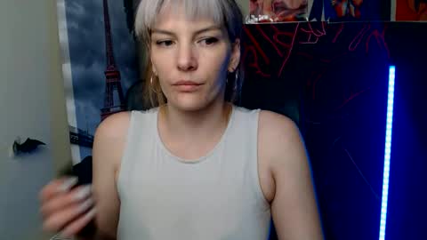 Snapshot of vanrey_ chatting on May 16, 2026, 3:44 pm Vanessa online show from May 16, 2026, 3:44 pm