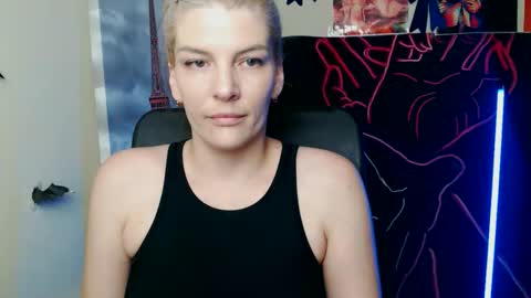 Snapshot of vanrey_ chatting on May 20, 2026, 2:56 pm Vanessa online show from May 20, 2026, 2:56 pm