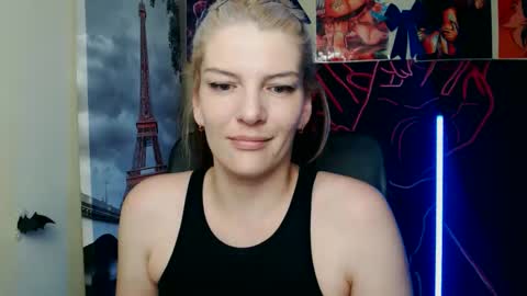 Snapshot of vanrey_ chatting on May 21, 2026, 9:38 am Vanessa online show from May 21, 2026, 9:38 am