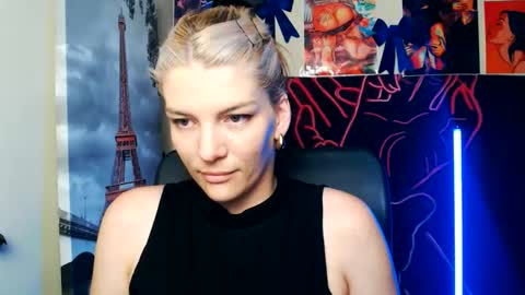 Snapshot of vanrey_ chatting on May 26, 2026, 4:47 pm Vanessa online show from May 26, 2026, 4:47 pm