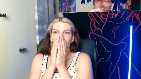 Snapshot of vanrey_ chatting on June 8, 2026, 6:14 am Vanessa online show from June 8, 2026, 6:14 am
