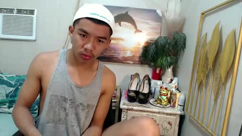 vanxxx2005 online show from February 24, 2025, 8:25 pm