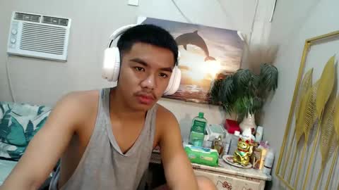 vanxxx2005 online show from February 25, 2025, 9:24 pm