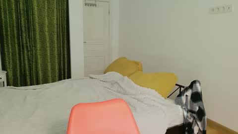 vaolietkat online show from October 23, 2025, 6:34 am