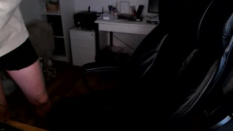 Vaslo online show from April 4, 2026, 5:43 pm