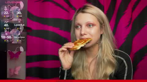 Snapshot of vasya_sylvia chatting on May 9, 2026, 7:41 pm Vasya Sylvia online show from May 9, 2026, 7:41 pm