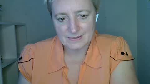 vea_motty online show from February 8, 2026, 1:47 pm