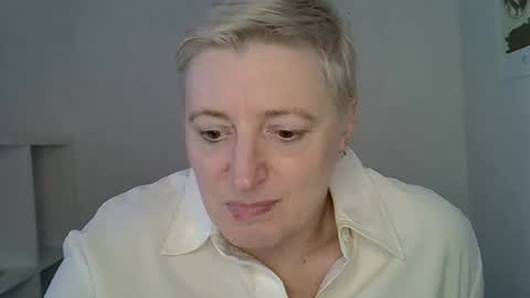 vea_motty online show from February 26, 2026, 1:21 pm