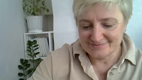 vea_motty online show from April 9, 2026, 1:05 pm