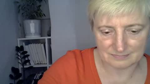 vea_motty online show from April 14, 2026, 4:35 pm
