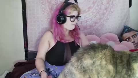 Veronica Lehane online show from December 16, 2024, 7:48 am