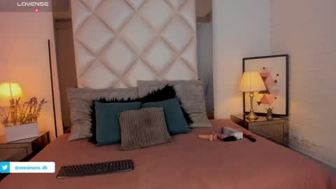 Snapshot of veesimons_dh chatting on January 5, 2025, 7:49 pm Vee Simons online show from January 5, 2025, 7:49 pm