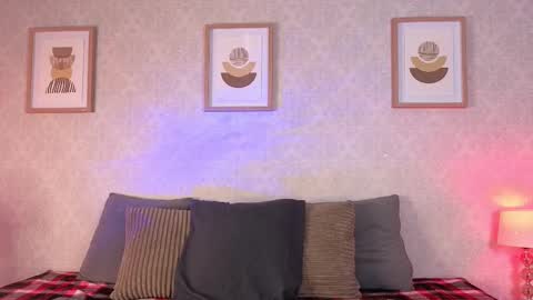 Snapshot of veesimons_dh chatting on October 17, 2025, 9:28 pm Vee Simons online show from October 17, 2025, 9:28 pm