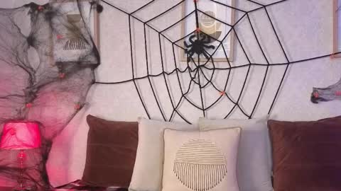 Snapshot of veesimons_dh chatting on October 31, 2025, 7:37 pm Vee Simons online show from October 31, 2025, 7:37 pm