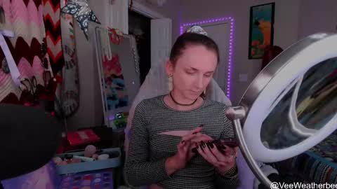 Violet Weatherbee online show from April 28, 2026, 12:53 am