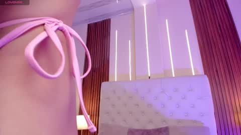 Snapshot of vega_roux chatting on October 6, 2025, 6:16 pm VEGA online show from October 6, 2025, 6:16 pm