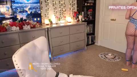 Snapshot of vegas_romance chatting on February 7, 2026, 3:32 am vegas_romance online show from February 7, 2026, 3:32 am