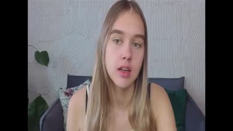 Snapshot of vel1ka chatting on September 16, 2025, 9:10 am Barbara online show from September 16, 2025, 9:10 am