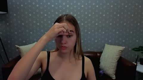 Snapshot of vel1ka chatting on October 15, 2025, 11:43 am Barbara online show from October 15, 2025, 11:43 am