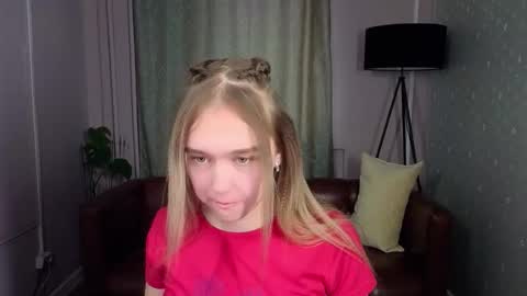 Snapshot of vel1ka chatting on November 11, 2025, 10:26 am Barbara online show from November 11, 2025, 10:26 am