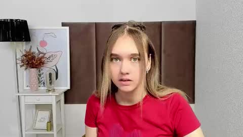 Snapshot of vel1ka chatting on November 13, 2025, 10:47 am Barbara online show from November 13, 2025, 10:47 am