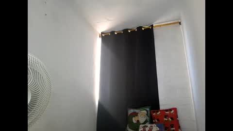 velk_hot1 online show from January 14, 2025, 9:41 pm